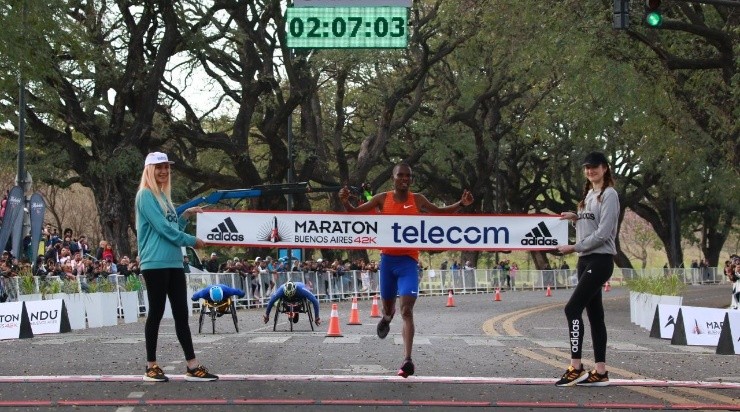 Victor Kiprchirchir, con 2h07m05s, se quedó con la 37° Maratón de Buenos Aires (Foto Run)
