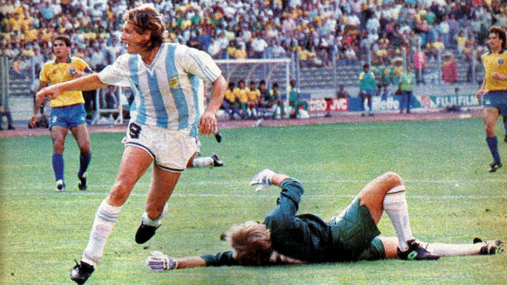 El famoso gol de Claudio PaulCaniggia a Brasil en Italia 90.