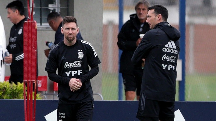 Sin Messi, Scaloni dio la primera lista de convocados del 2022