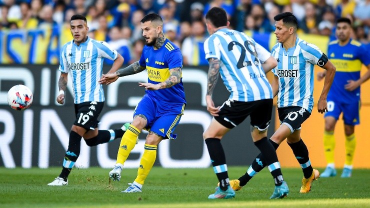 Racing y Boca se enfrentan por la decimotercera fecha de la Liga Profesional.