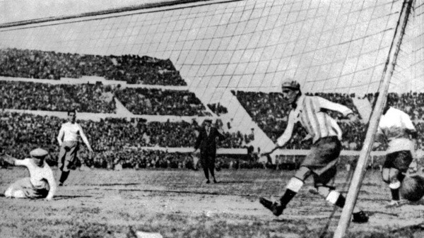 La final entre Argentina y Uruguay, en 1930.