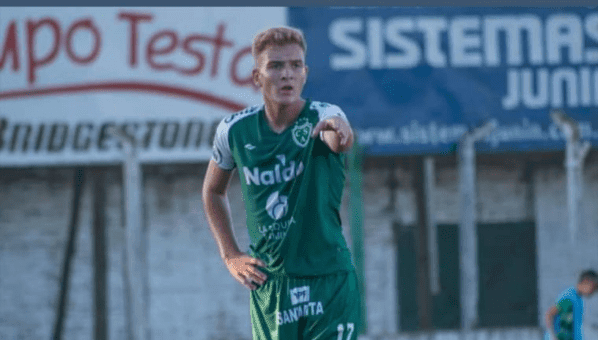 Luciano Gondou, el 9 de Sarmiento de Junín.