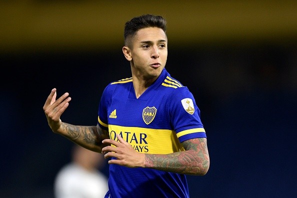 ¡Que golazo, Agustín! Almendra vacunó de entrada con un gran zapatazo.