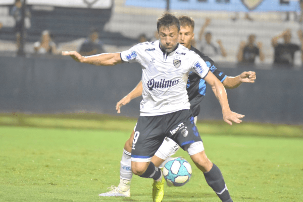 Pavone la rompe en Quilmes. Foto: El Sol.