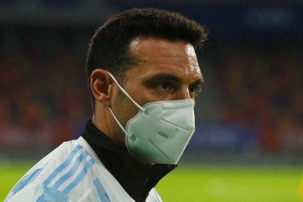 Scaloni intenta darle forma a su idea. (Foto: Getty)