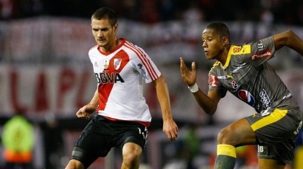 Joaquín Arzura con la camiseta de River. (Foto: Getty)