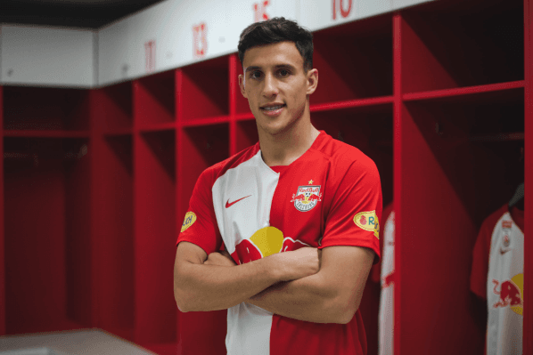 Capaldo con su nueva camiseta. (Foto: Salzburgo)