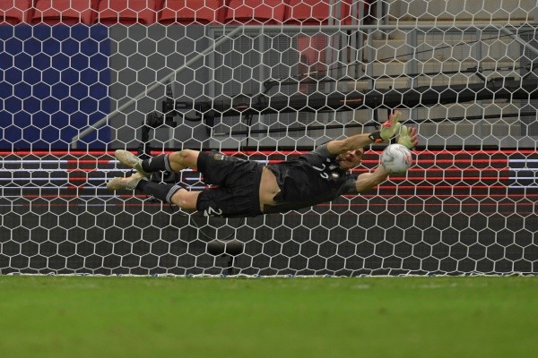 Dibu, la figura de Argentina vs. Colombia. (Getty Images)