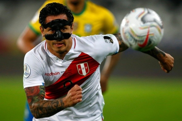 Lapadula en acción ante Brasil. (Foto: Getty Images)