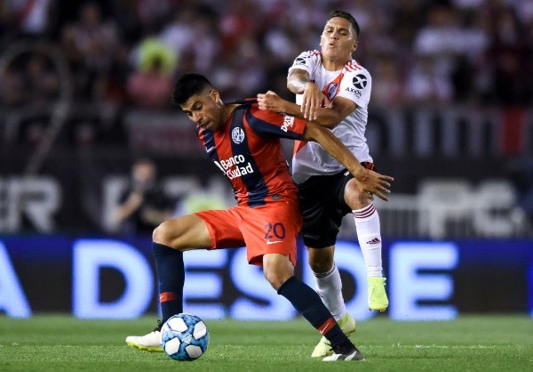 Juan Ramírez enfrentando a River. (Foto: Getty)