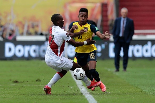 Luis Advíncula en las Eliminatorias. (Foto: Getty)