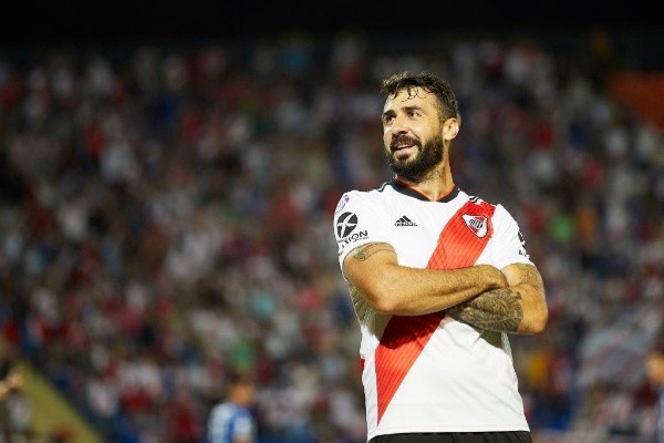 Lucas Pratto y su festejo característico. (Foto: Getty)