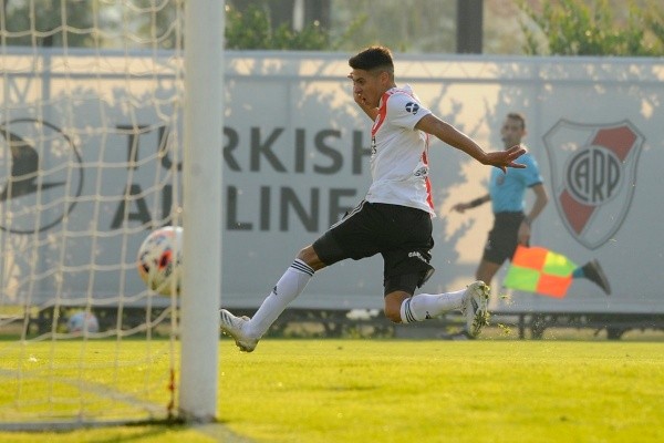 Tomás Galván durante un partido de la Reserva. (Foto: Prensa River)