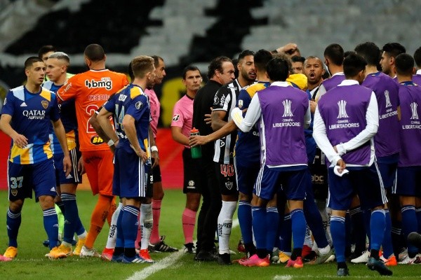 Los incidentes en el partido en Brasil. (Foto: Getty)
