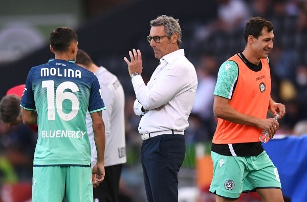 Charla entre Molina yGotti, su DT. Foto: Getty