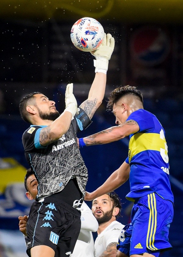 Arias descolgando un centro. Foto: Getty