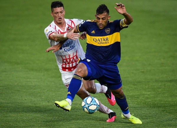 Ábila enfrentando a Huracán con Boca. (Foto: Getty)