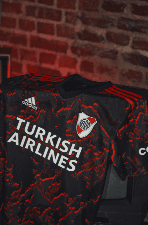 Presentación de la nueva camiseta deRiver Plate (Foto: Adidas)