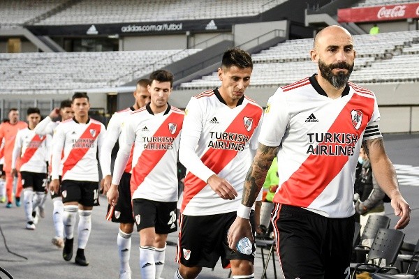 Javier Pinola volverá a ser titular en River. (Getty)