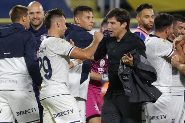 Alexander Medina, con Talleres, le pelea el campeonato a River. (Getty)