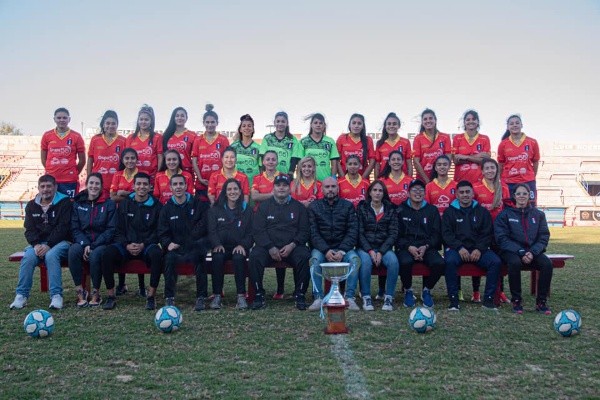 El plantel de Español fue presentado en junio.