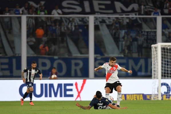 Peña Biafore y su brutal patada sobre Valoyes. (Getty)