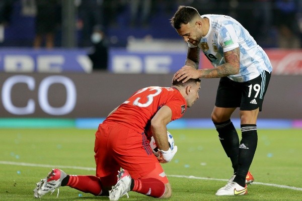 Otamendi y Dibu, parte fundamental del cerrojo argentino (Getty)