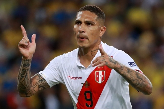 Paolo Guerrero se acerca a Boca. (Foto: Getty Images)