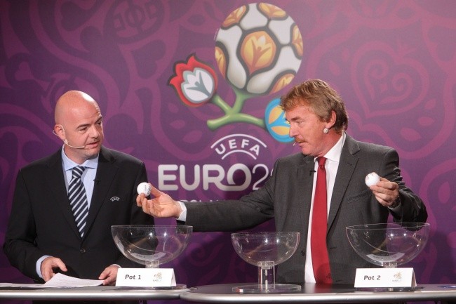 Zbigniew Boniek junto a Infantino. (Foto: Getty Images)