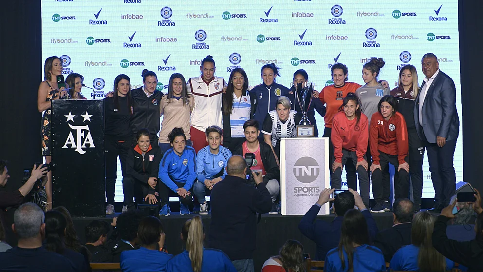 El sorteo del primer torneo femenino profesional.
