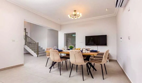 El interior de los departamentos.