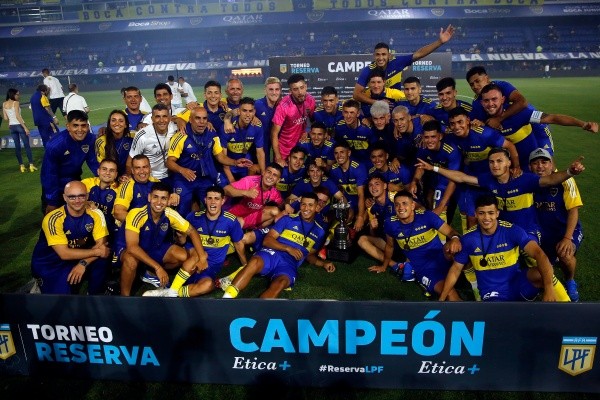 La Reserva de Boca festejando la obtención del último campeonato (    GETTY)