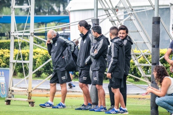 Portanova y su cuerpo técnico en la AFA. (FOTO: LUCILA GUEDE)