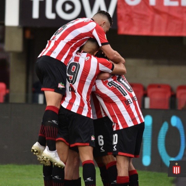 Estudiantes es el único equipo con puntaje ideal. Foto: Twitter Estudiantes