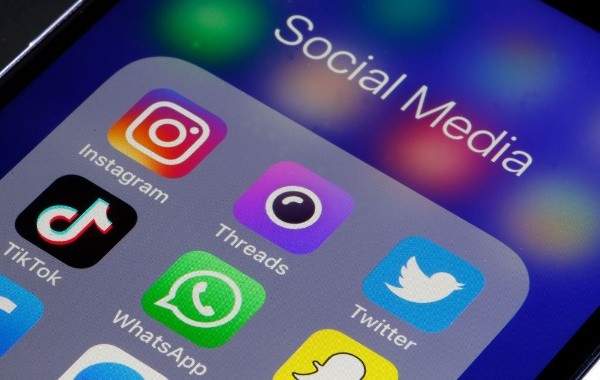 WhatsApp cambió las formas de reproducir audios. Fuente: (Getty images)