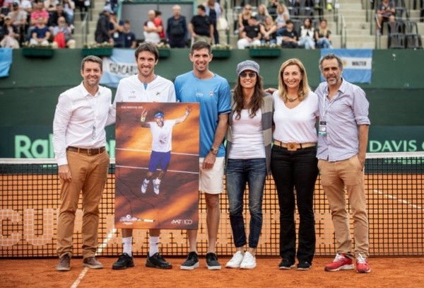 El homenaje a Leo Mayer. (FOTO: AAT)