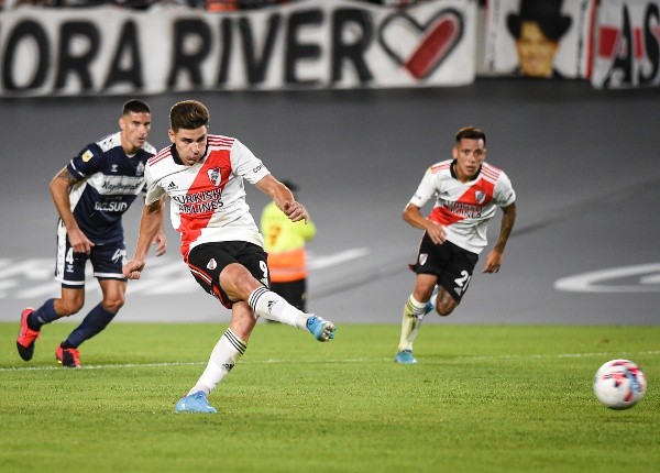 Julián Álvarez anotó el segundo gol de la victoria 4-0 de River ante Gimnasia (Foto: Getty)