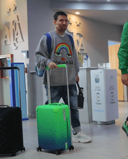 Messi y el buzo del aumento.