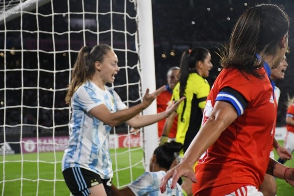 El enojo de Banini que no pudo convertir tras el penal. (Foto AFAPLAY)