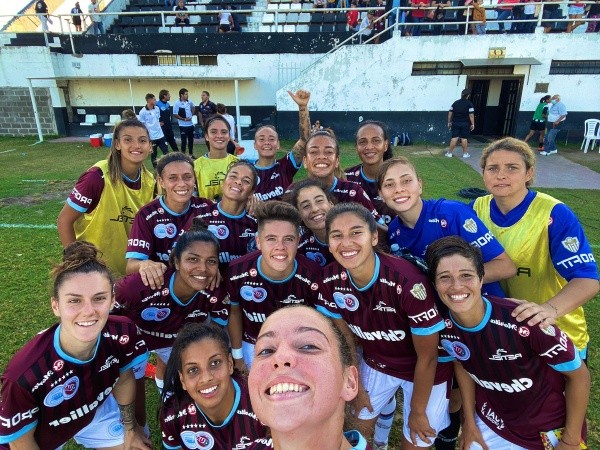 UAI Urquiza tras la victoria ante El Porvenir (Prensa UAI Urquiza)