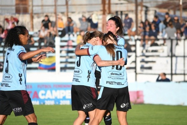 UAI Urquiza sigue invicto, con puntaje ideal y con 36 goles en siete partidos. (Prensa UAI)