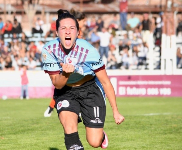 Romi Núñez hizo tres golazos y es una de las top del torneo. (Prensa UAI Urquiza)