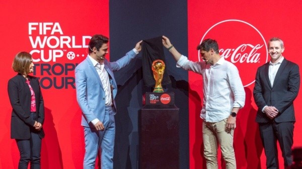 Casillas y Kaká en la presentación de la gira.