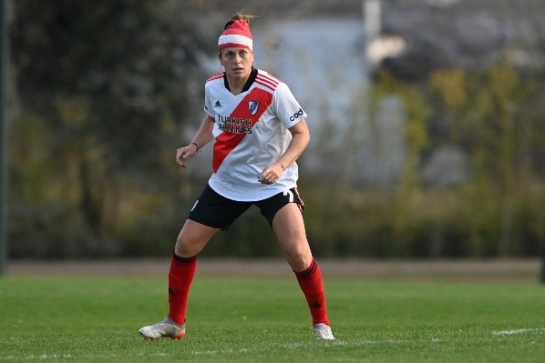 López siguió jugando pese al golpe y al corte que recibió.