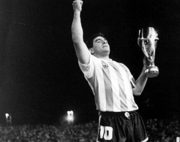 Twitter: @MaradonaPICS