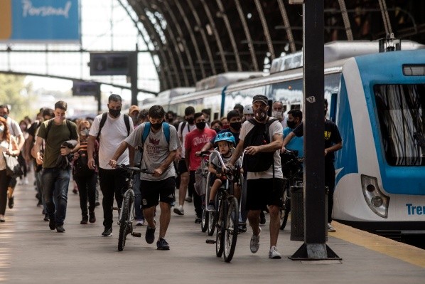 El barbijo no será obligatorio en los transportes públicos. Fuente: (Getty images)