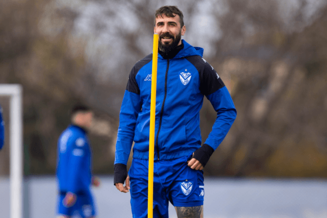 Pratto, listo para enfrentar a River. (Foto: Velez)