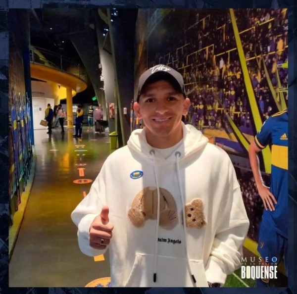 Torreira en el museo de Boca.
