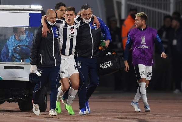 Michael Santosentró por Girotti.