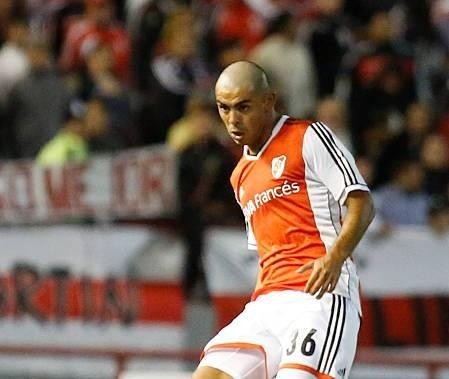 Víctor Cabrera, el central titular de Tigre.